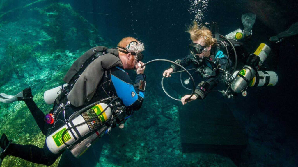 PADI-Sidemount-Diver-Specialty-blue-sea-diving-center-002